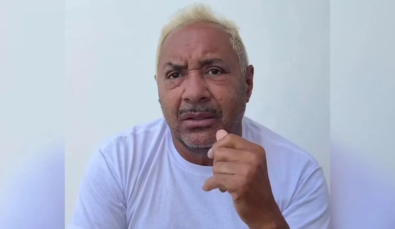Em um vídeo publicado nas redes sociais nesta quinta-feira (8), o humorista falou sobre a campanha e repetiu um gesto com as mãos que remete a dinheiro