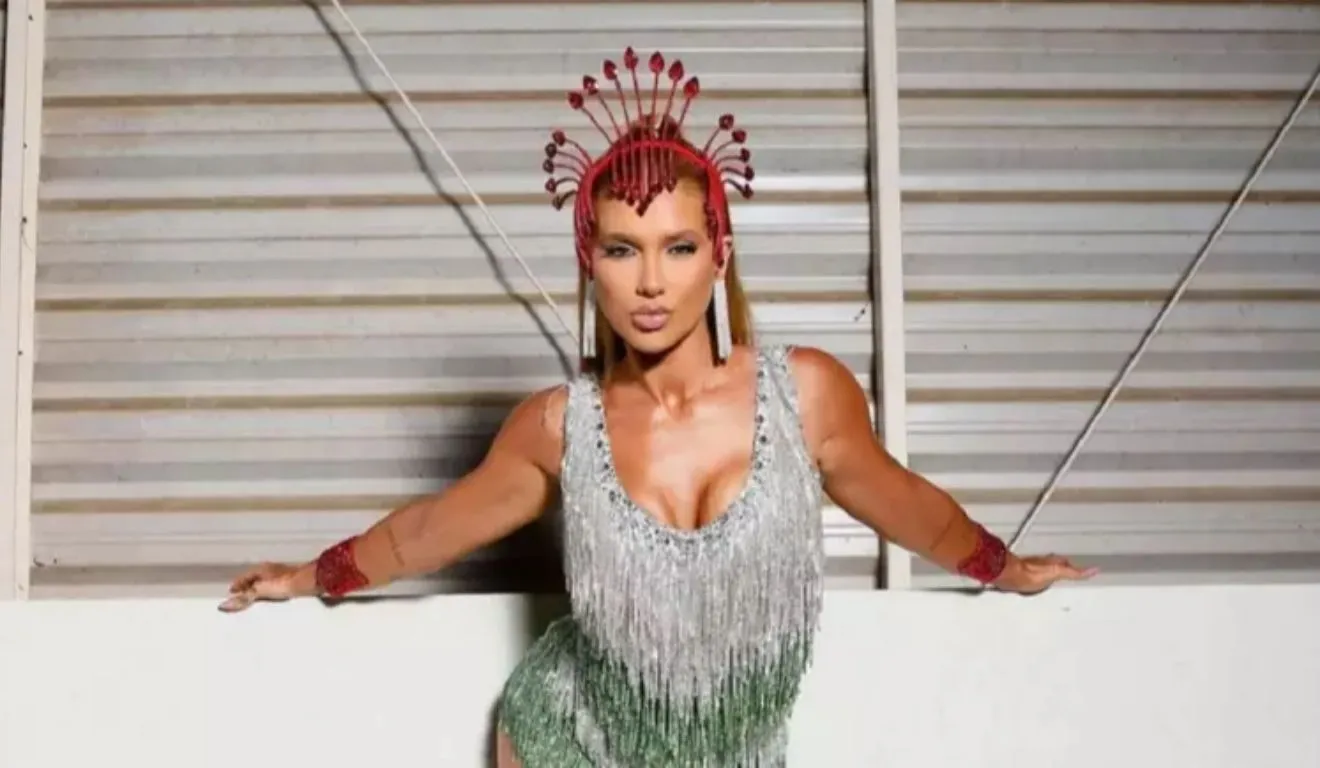 Nas redes sociais, a influenciadora compartilhou registros da chegada ao Rio de Janeiro e demonstrou entusiasmo em acompanhar a nova fase da amiga no Carnaval.