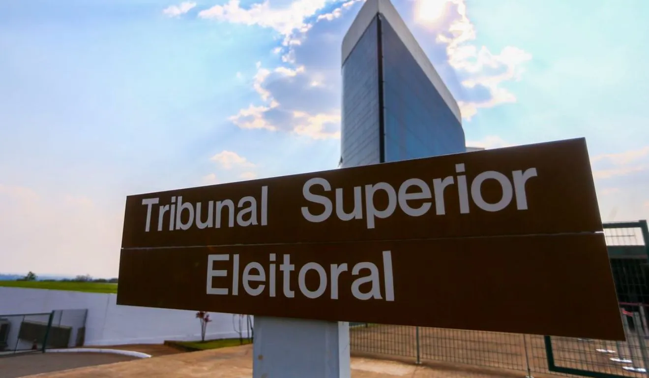 Durante as conversas, os auxiliares do petista buscaram avaliar as chances de a proposta de bloqueio dos canais ser aprovada. Em resposta, foram informados de que a medida não será levada à votação do plenário do TSE antes do segundo turno das eleições.