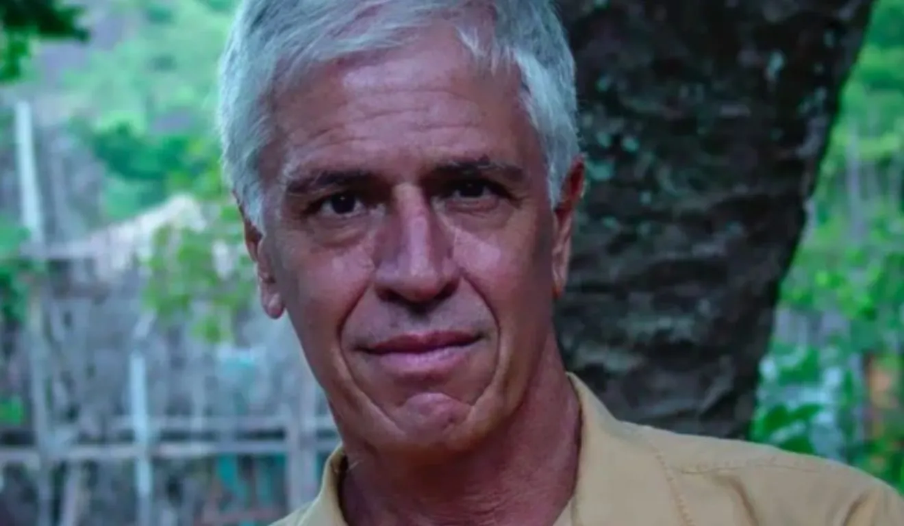 Conhecido por trabalhos marcantes em novelas da TV Globo, o artista está longe dos folhetins desde 2012, quando participou de “Amor Eterno Amor”, mas continua trabalhando no cinema e no teatro.