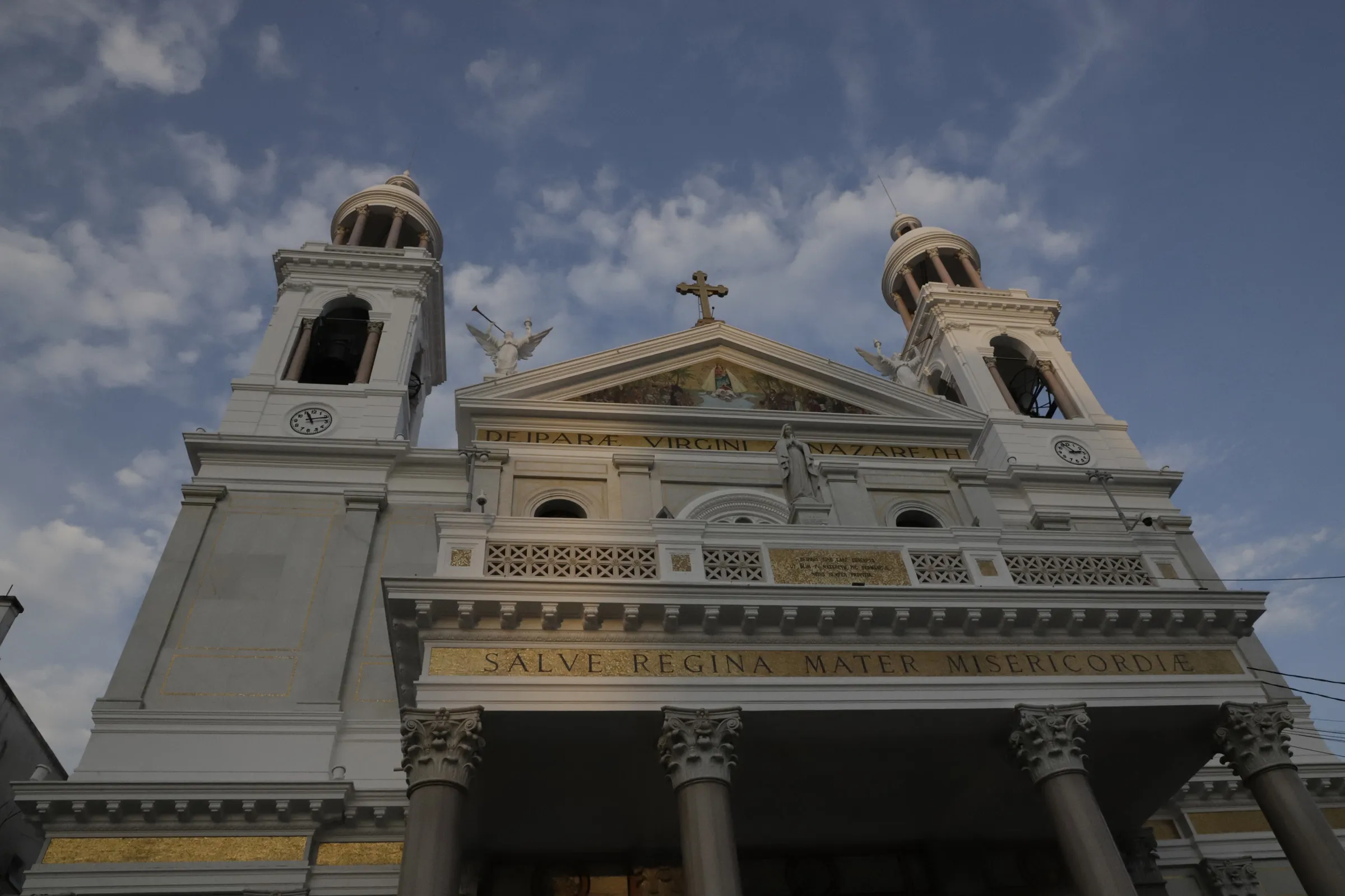 A Basílica Santuário de Nazaré foi entregue completamente restaurada nesta segunda-feira (24).