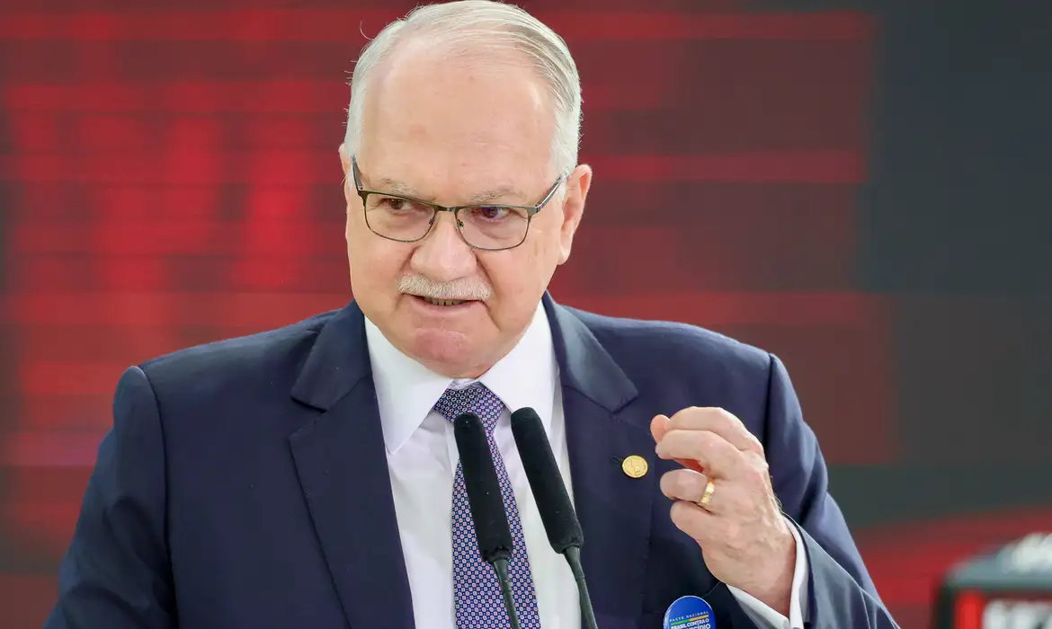 O presidente do STF pediu esclarecimentos sobre irregulares apontadas por Moraes nas ações de Mendonça no caso Master.