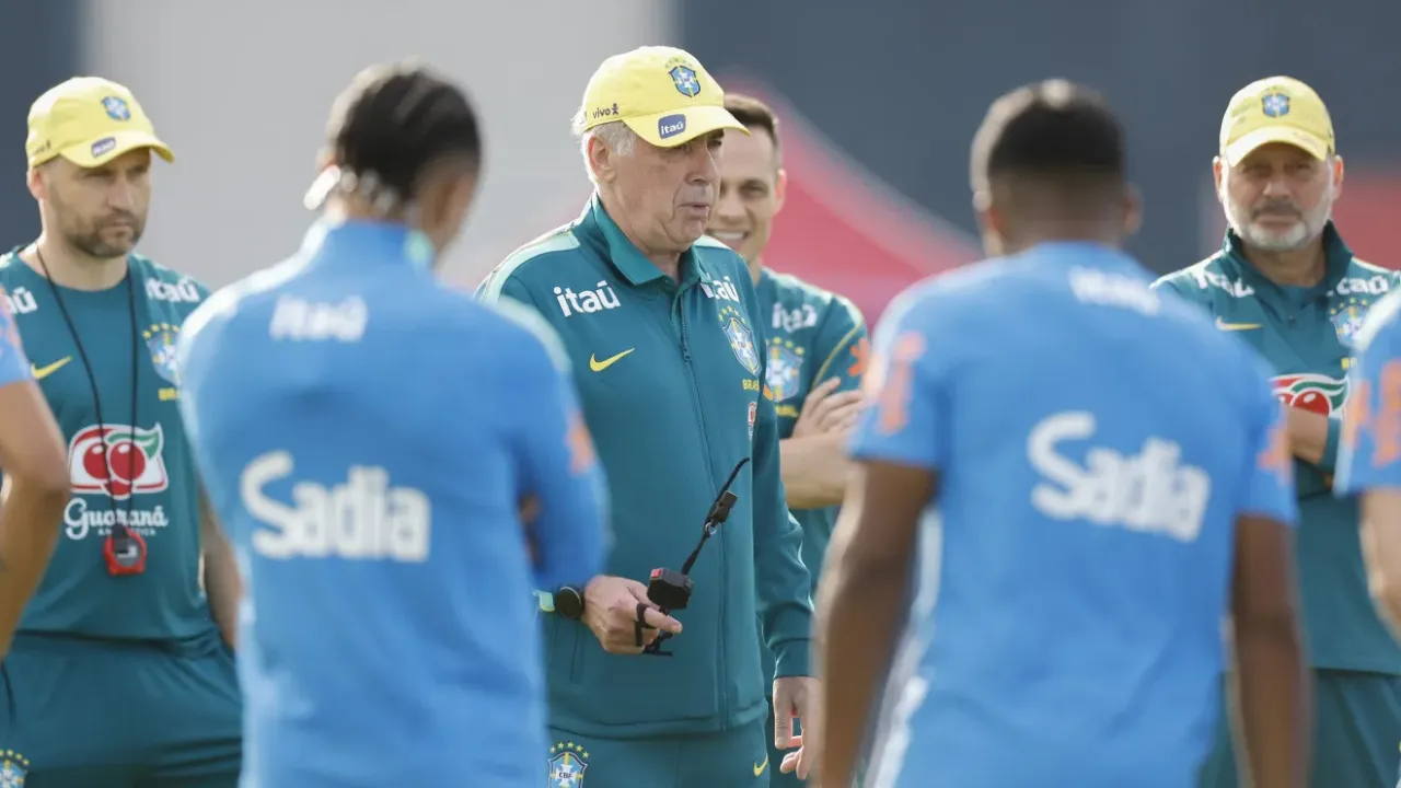 Ancelotti apresenta a escalação provável do Brasil contra a Austrália e detalhes dos treinos da Seleção Brasileira.