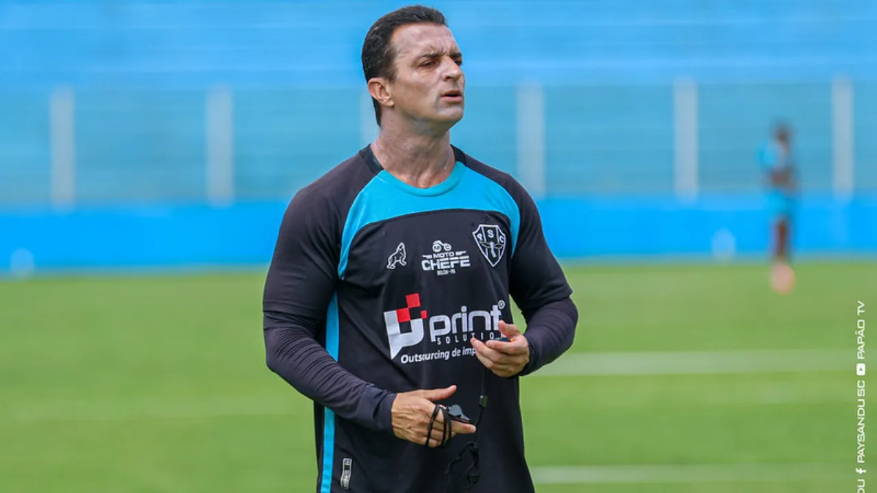 Técnico Júnior Rocha confirmou que o clube segue no mercado em busca de atletas para as duas posições