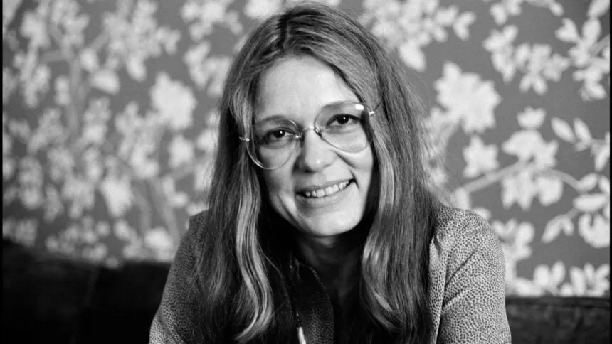 Nascida em Toledo, no estado de Ohio, em 1934, Steinem começou a carreira como jornalista e ganhou notoriedade em reportagens investigativas.