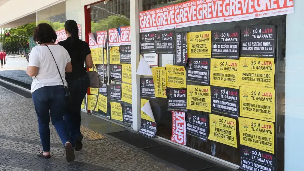 Bancários do Pará anunciam paralisação em 20 de agosto para protestar contra proposta da Fenaban, com 97,60% de votos contrários.