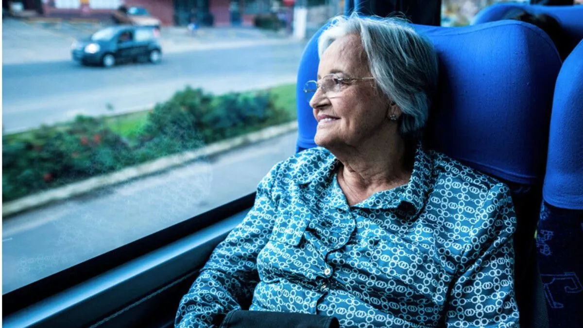 Aprenda como idosos podem viajar de ônibus de graça. Veja requisitos, documentação e orientações sobre o benefício de transporte.