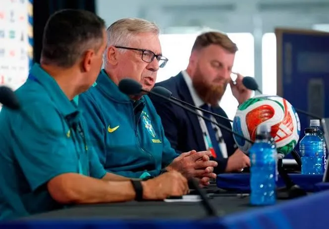 Ancelotti explica a escolha de Vini Jr. para cobrar pênalti na vitória do Brasil.