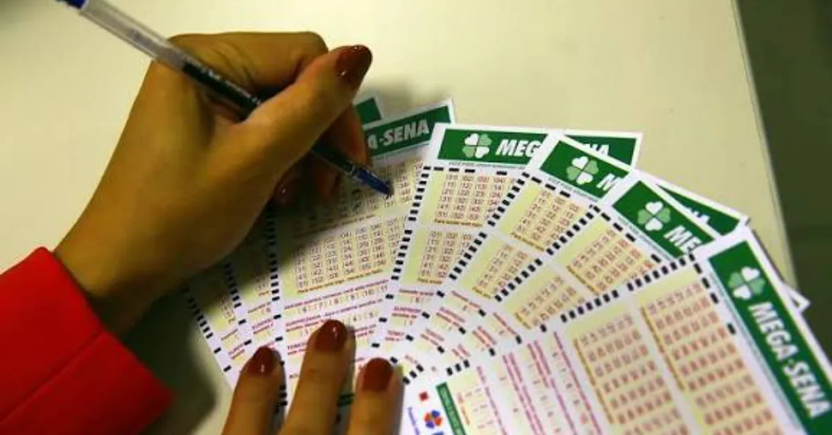A Mega-Sena pode pagar R$ 3,5 milhões nesta terça-feira (25/08). O concurso 3.049 será sorteado a partir das 21h, em São Paulo.