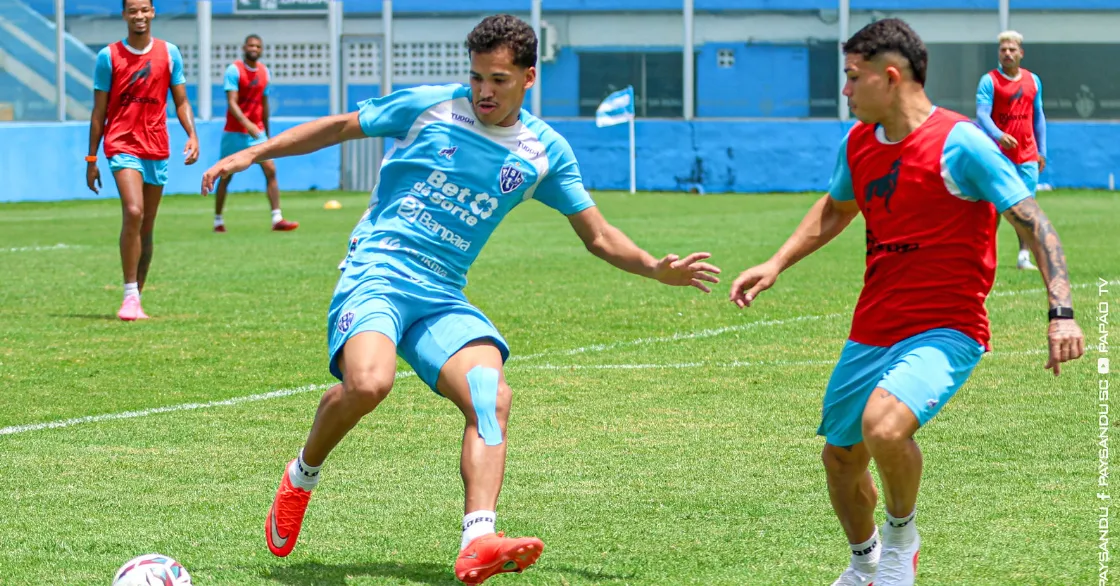 Juninho (azul) soma 10 gols em 23 partidas pelo Papão