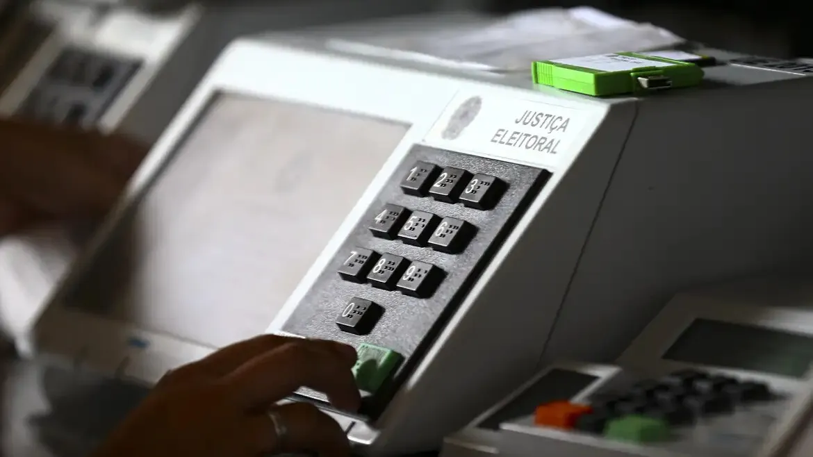 Entenda as mudanças nas regras de propaganda eleitoral para o 2º turno das Eleições 2026.