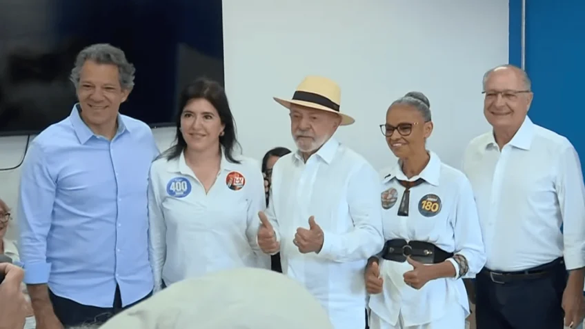 Lula vota em São Bernardo do Campo e comenta sobre a importância das eleições 2026. Confira detalhes sobre sua participação e apelos ao eleitorado.