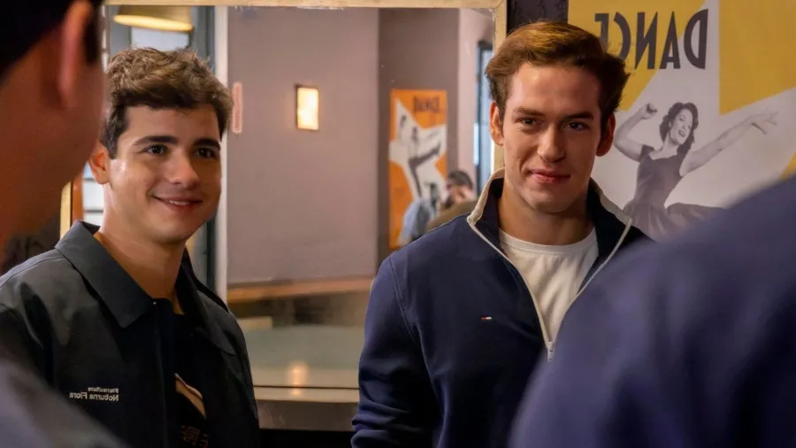 Mau Mau e Felipe estão se apaixonando aos poucos na novela das 21h.
