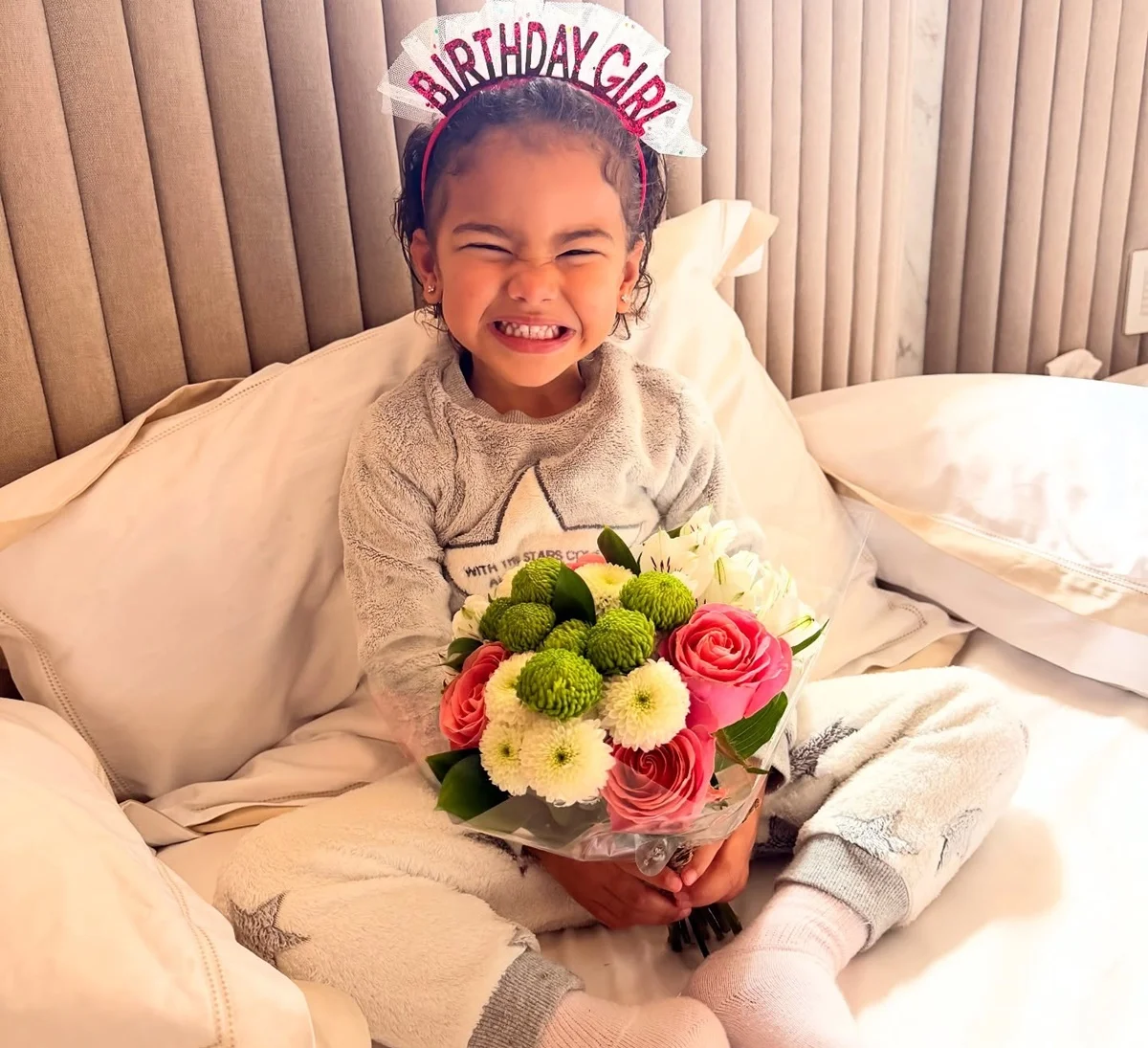 Grávida de Mariah, sua terceira filha com Neymar, Bruna publicou uma sequência de fotos de Mavie.