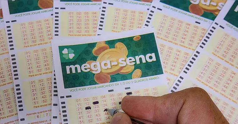 Mega-Sena 3067 teve 14 vencedores em SP. Prêmios de até R$ 100 mil e próximo sorteio dia 8.