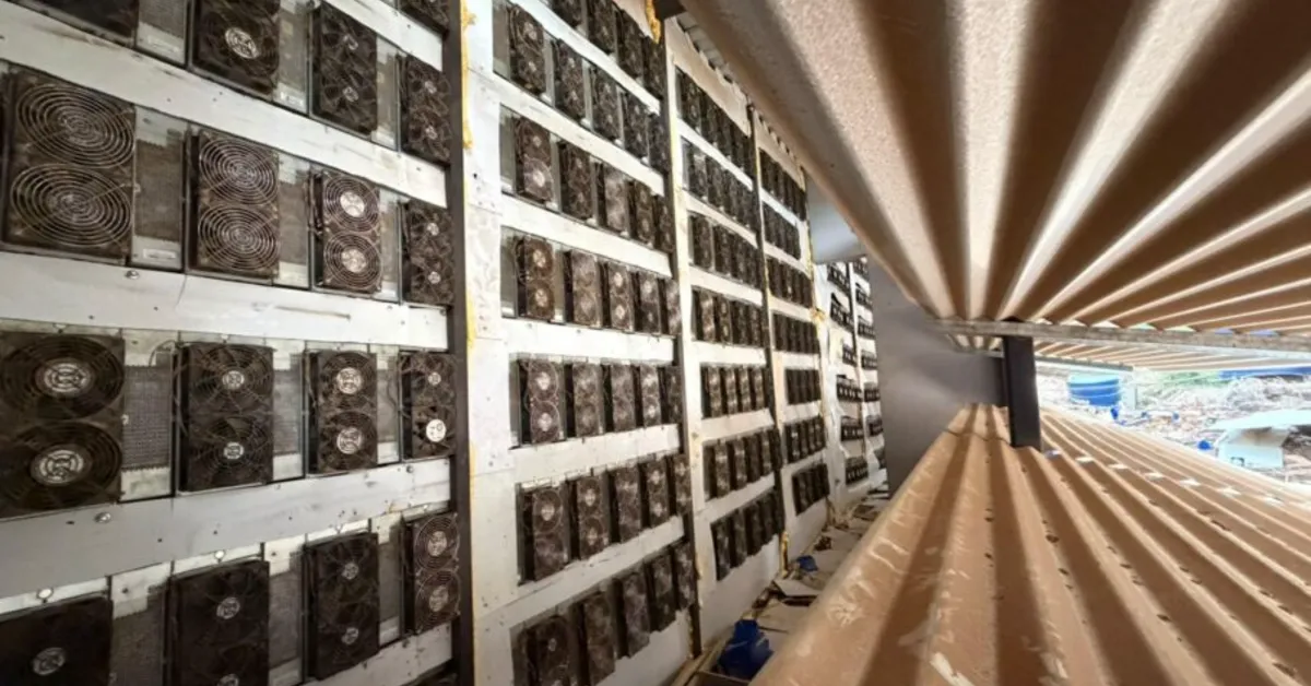 Operação em Eldorado dos Carajás descobre estrutura de mineração ilegal de bitcoin com desvio de energia elétrica e potência capaz de abastecer cerca de 5,7 mil residências por um mês.