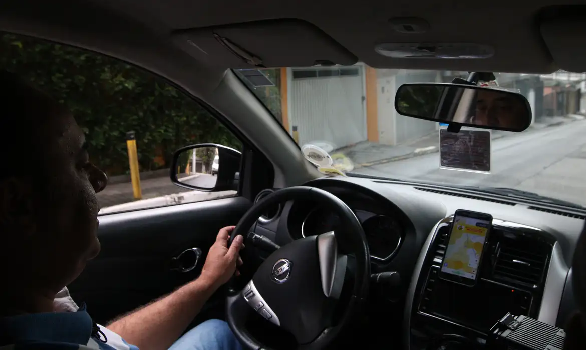 A prorrogação é automática para habilitações que venceram ou vencerão entre 5 de junho e 8 de setembro de 2026.