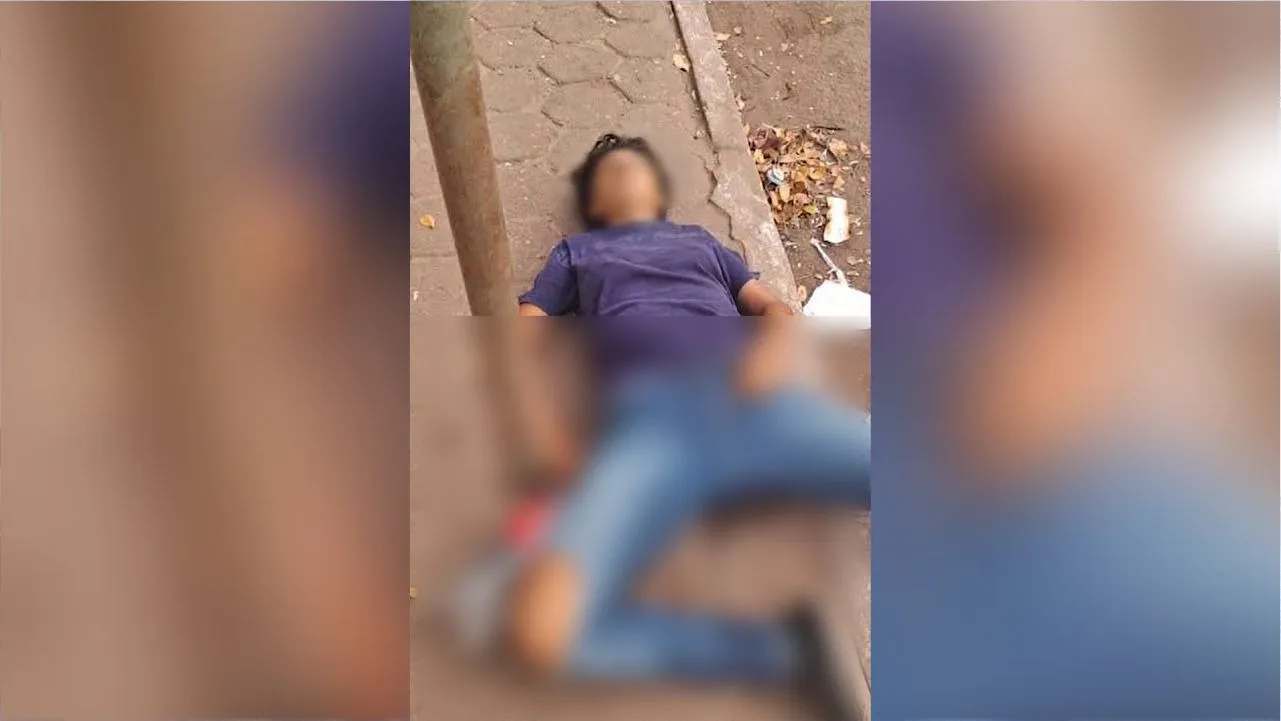 Testemunhas relataram que a vítima e o agressor, ambos moradores em situação de rua, tiveram um desentendimento na praça.