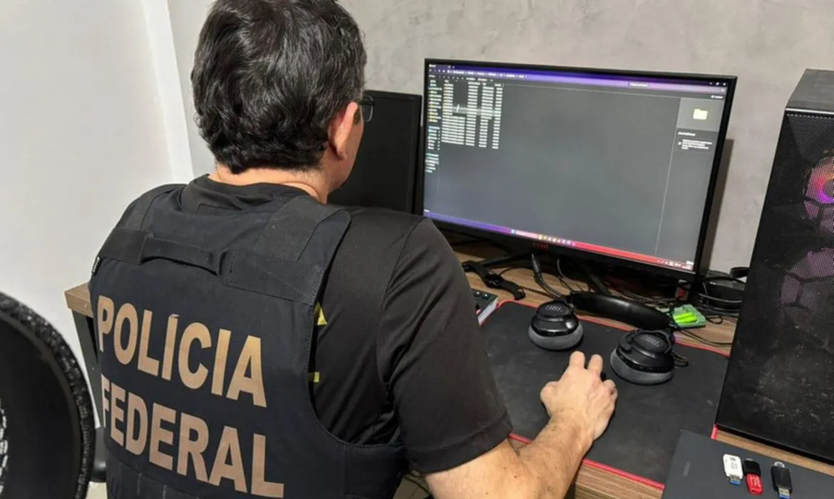 Os mandados foram expedidos pelo Supremo Tribunal Federal (STF) nos municípios do Rio de Janeiro, Nova Iguaçu, São João de Meriti, Teresópolis, Maricá e Magé.
