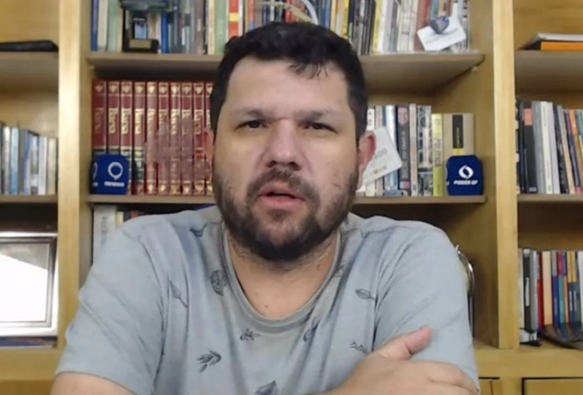 Eustáquio é considerado foragido da Justiça brasileira e vive atualmente na Espanha, onde afirma estar “exilado”.