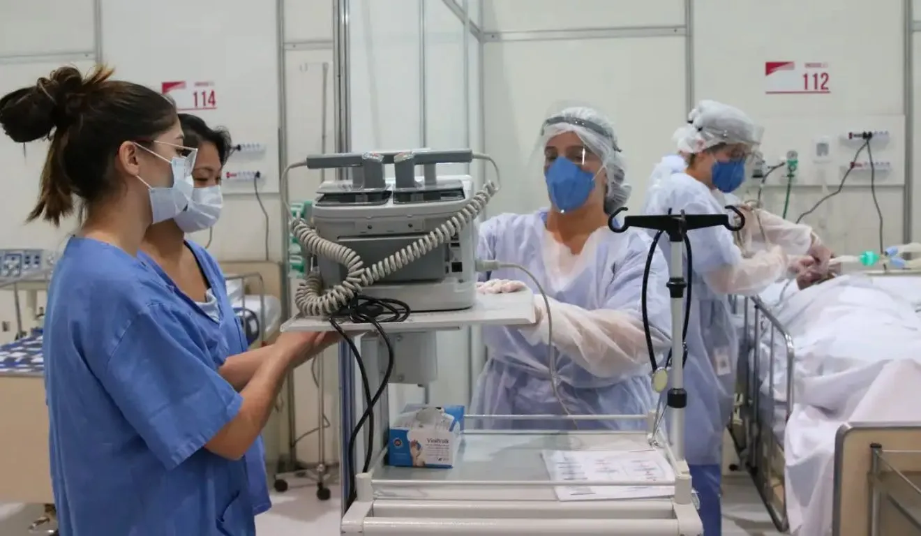 A última grande pandemia foi a de Covid-19, provocada pelo coronavírus SARS-CoV-2.