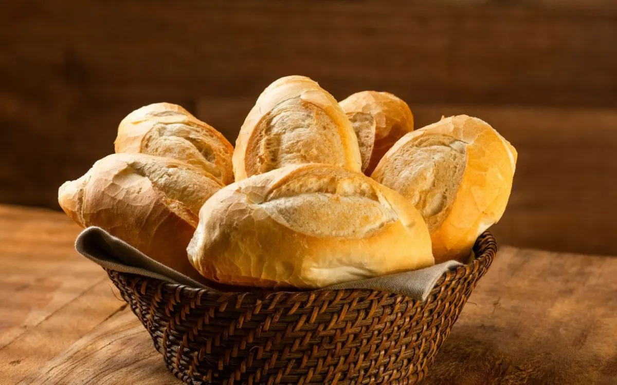 Aprenda como guardar pão francês para manter a crocância e a maciez por mais tempo.