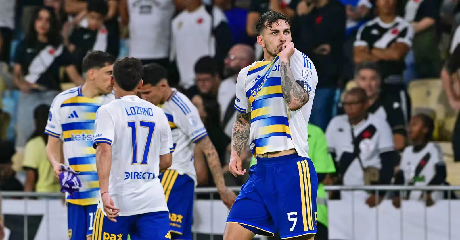 Paredes, que se recuperou em tempo recorde de uma lesão Grau 2 após tratamento com o próprio sangue, fez o gol da classificação