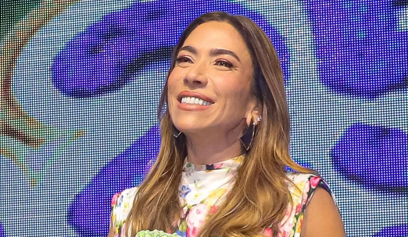 Patrícia Abravanel participou do Prêmio Jovem Brasileiro ao lado da mãe, Iris Abravanel, em São Paulo.