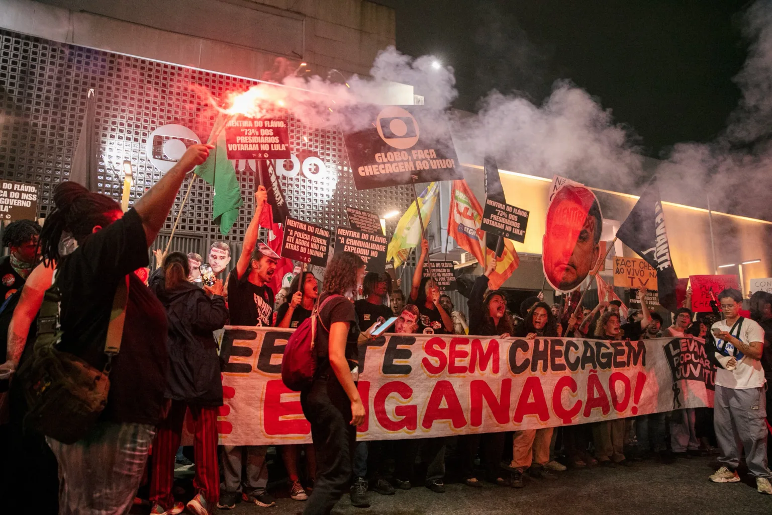 A mobilização durou cerca de três horas e foi organizada pelo Levante Popular da Juventude.