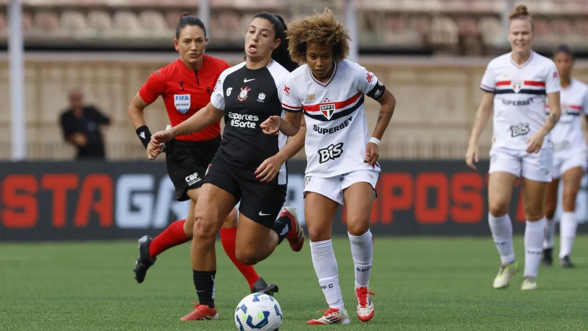 O primeiro jogo da final entre os times paulistas ocorre neste sábado (26), na Neo Química Arena.