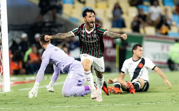 Lucho saiu do banco e deu a vitória ao Flu