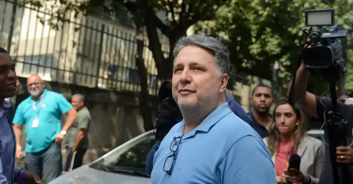 TSE decidiu anular os votos de Anthony Garotinho na eleição para o Governo do Rio. Com a retirada da votação, Douglas Ruas pode ultrapassar 50% dos votos válidos e ser eleito ainda no primeiro turno