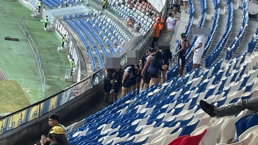 Confusão entre torcedores azulinos antes da partida Remo x Santos