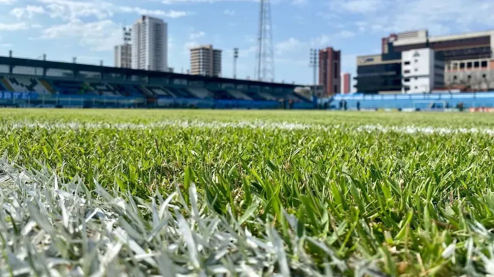 Imagem ilustrativa da notícia: Paysandu: reforma no gramado da Curuzu deve começar em outubro