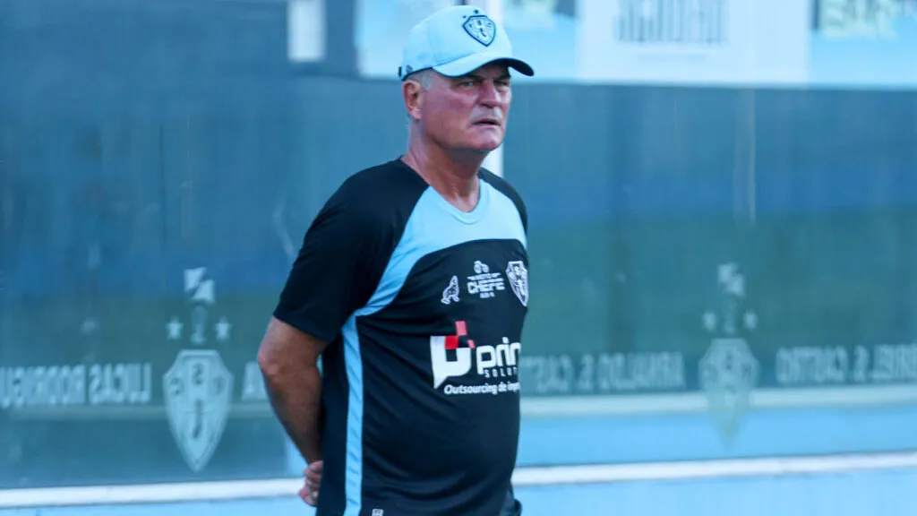 Mazola Júnior se despede do Paysandu com gratidão após não conseguir o acesso à Série B.