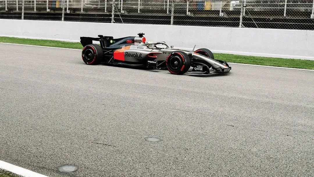 Gabriel Bortoleto enfrenta dificuldades no GP da Holanda e termina em 13º.
