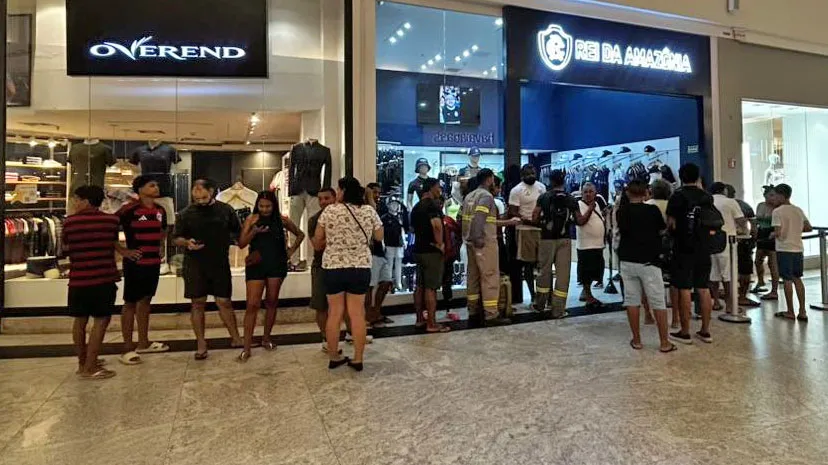 Os ingressos destinados à torcida do Flamengo se esgotaram cerca de duas horas após o início das vendas.
