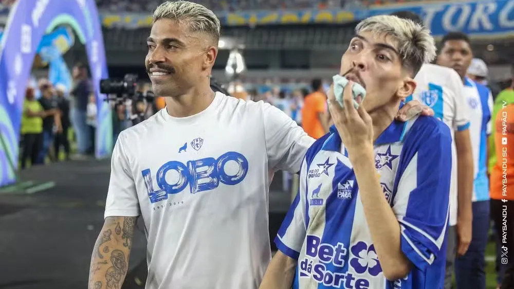 Meia Marcinho e Pampam no gramado do Mangueirão
