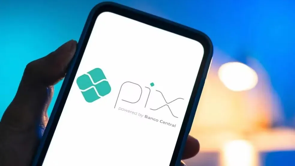 Descubra as novas regras do Pix para saques e pagamentos, incluindo limites e mudanças importantes.
