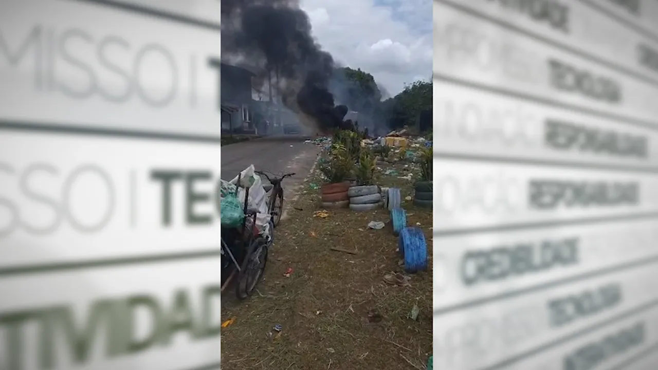 O corpo de bombeiros foi acionado e conseguiram controlar o fogo.
