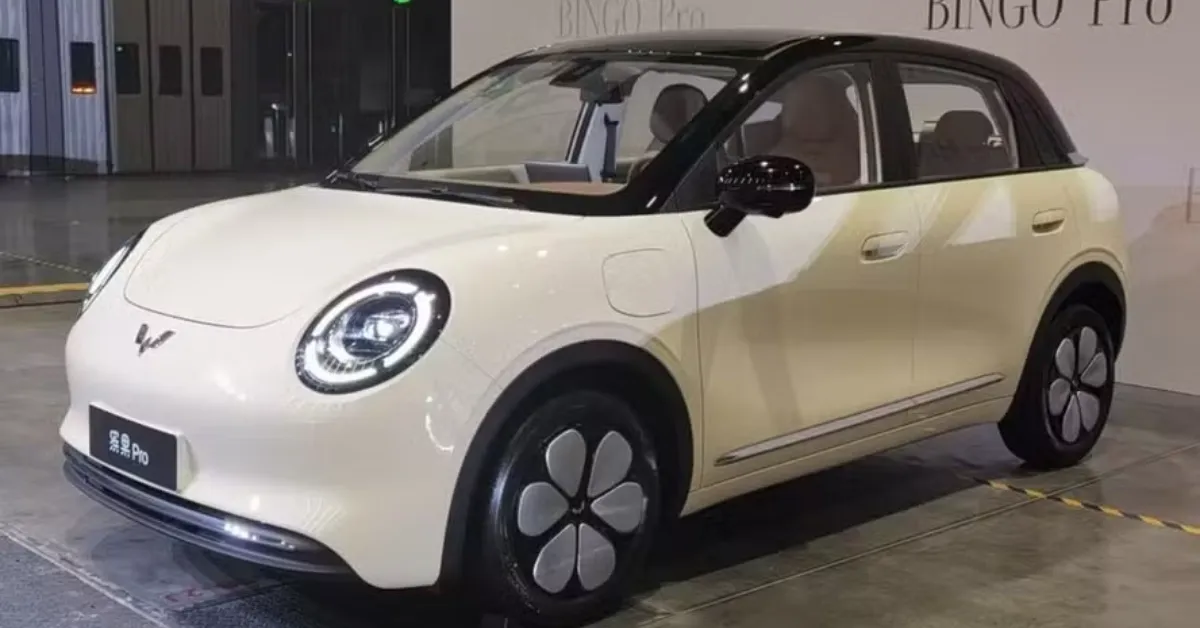 A Chevrolet prepara um novo carro elétrico para o Brasil, baseado no chinês Wuling Bingo Pro, com lançamento previsto para 2027 e preço estimado em torno de R$ 120 mil.