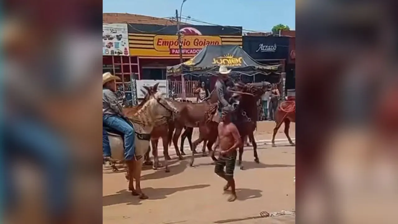 Imagens que viralizaram mostram o exato momento em que "Sombra" é atingido por chicotadas nas costas enquanto dançava na avenida principal.