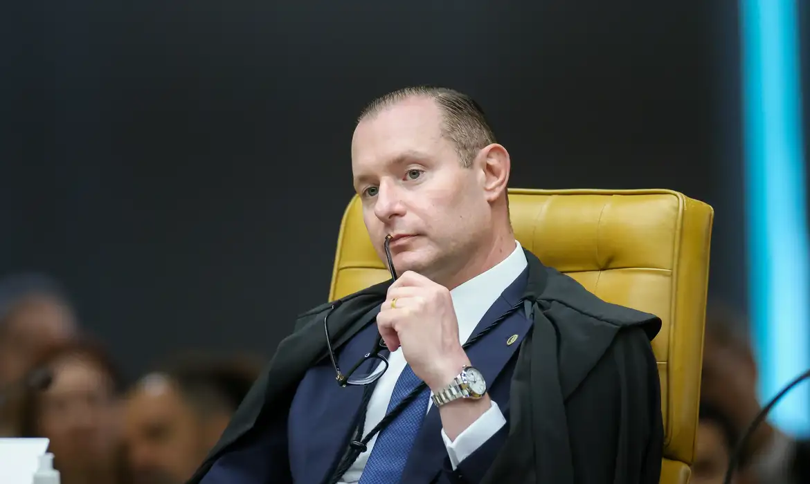 No mês passado, Zanin autorizou que pessoas com franquia de dados esgotada tivessem acesso gratuito aos domínios oficiais da Justiça Eleitoral.