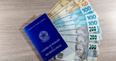 O 13º salário proporcional é calculado conforme os meses trabalhados, e a data de contratação pode influenciar diretamente o valor do benefício.