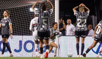 Carlinha defendeu um pênalti que poderia levar a final para os pênaltis