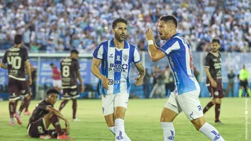 Caio Mello marcou um golaço de falta