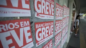 Grave dos bancários: a categoria decidiu cruzar os braços após rejeitar a proposta apresentada pela Federação Nacional dos Bancos (Fenaban) durante as negociações salariais.