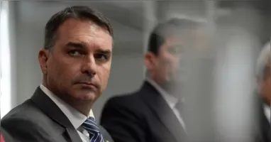 Flávio Bolsonaro entrou na mira da Polícia Federal em investigação sobre os R$ 61 milhões repassados para financiar o filme "Dark Horse".
