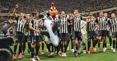 Galo bateu o Peixe e tirou onda depois