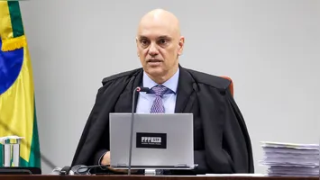 O ministro Alexandre de Moraes diz que o sistema eleitoral brasileiro 'faliu' e propõe reformas para fortalecer a democracia.